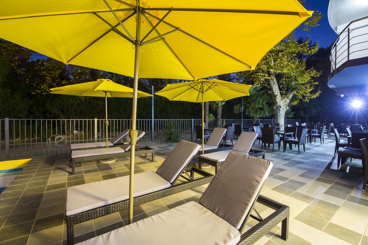Sunrise Garden Hotel 3* Gagra Exteriör bild