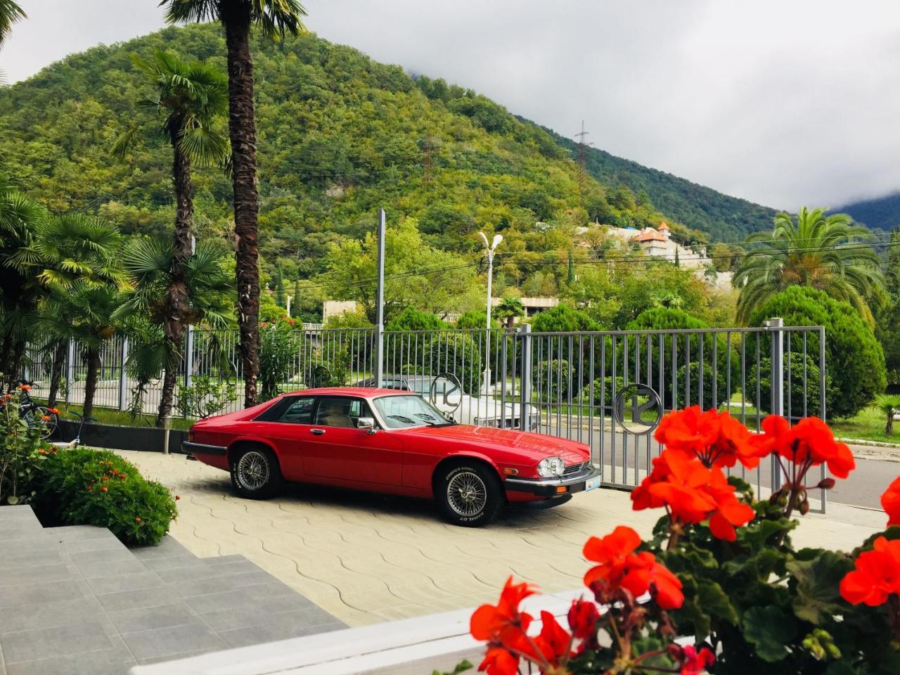 Sunrise Garden Hotel 3* Gagra Exteriör bild