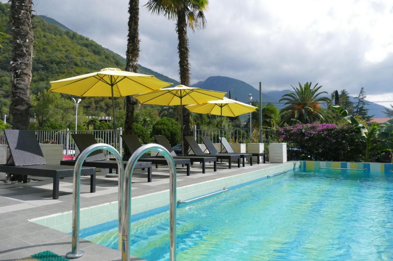 Sunrise Garden Hotel 3* Gagra Exteriör bild