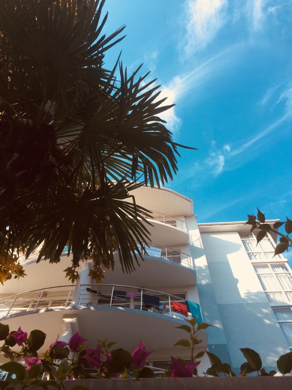 Sunrise Garden Hotel 3* Gagra Exteriör bild