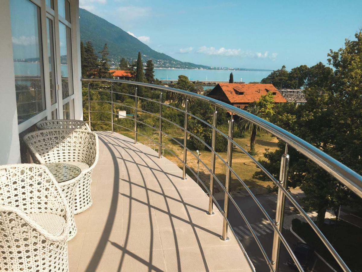 Sunrise Garden Hotel 3* Gagra Exteriör bild